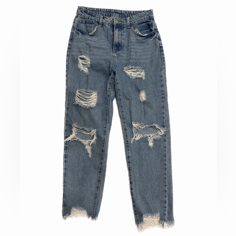 DISTRESSED JEANS